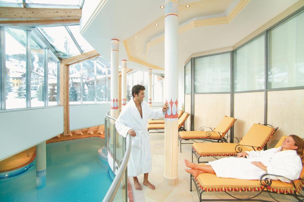 Hotel Col Alto Корвара ин Бадия Екстериор снимка