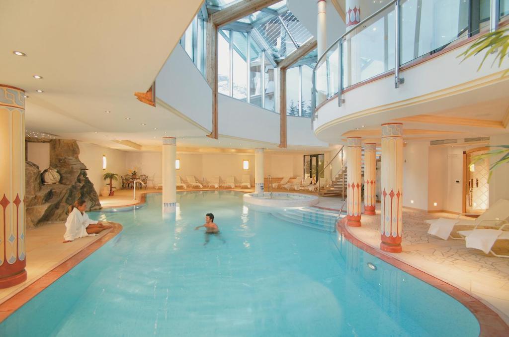 Hotel Col Alto Корвара ин Бадия Екстериор снимка
