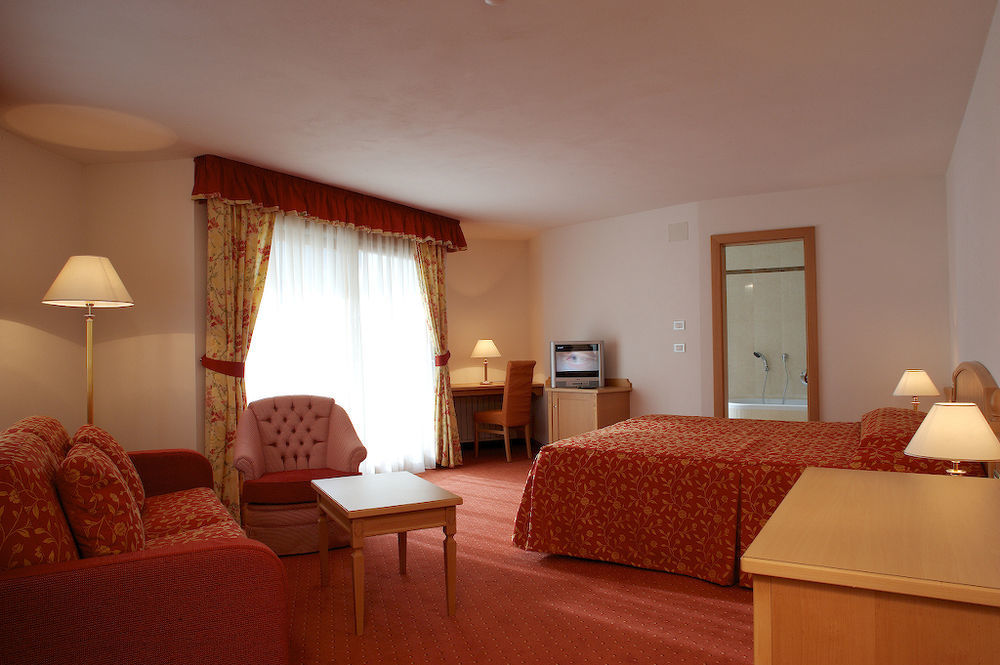 Hotel Col Alto Корвара ин Бадия Екстериор снимка